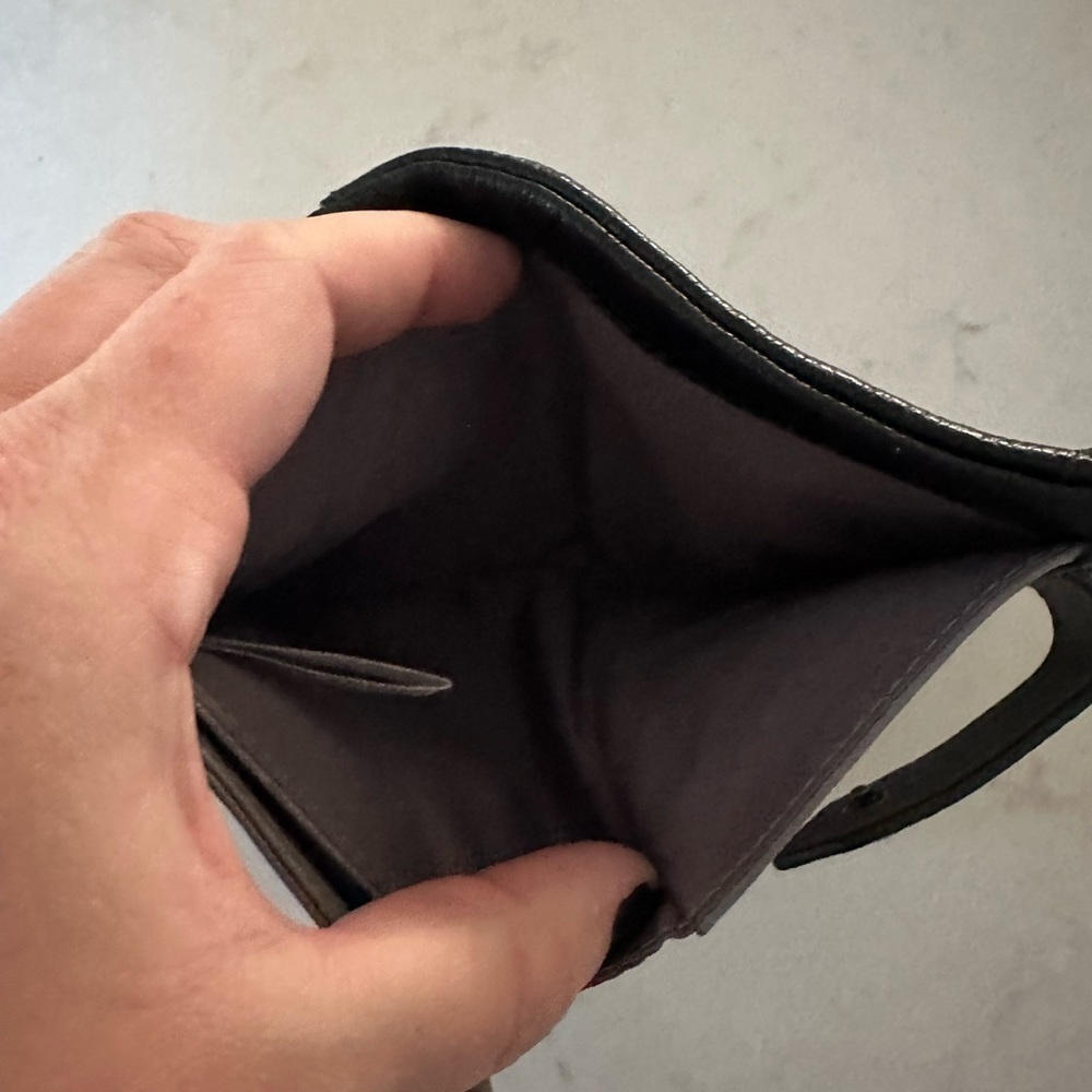 Small Black Fossil Brand Wallet With Gray Lining - Picture 5 of 7